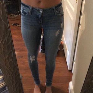 medium washed skinny jeans